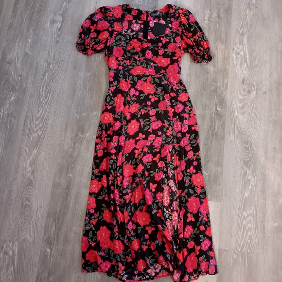 Red Dress Boutique Black Puff Sleeve Floral Split Hem Sweetheart Midi Dress - Picture 9 of 12